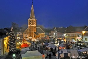 Flyer: Adventmarkt 2025